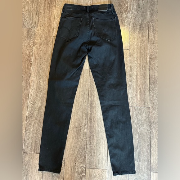 Levi’s 721 High Rise Skinny Jeans - Picture 2 of 2